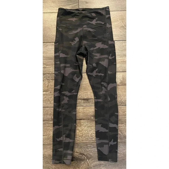 Athleta Ultimate Camo 7/8 Tight Gray Black Extra Small XS - Picture 1 of 4